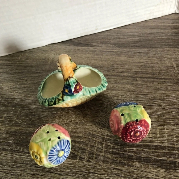 Vtg Ceramic Salt  and Pepper Set - Picture 10 of 10